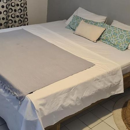 Paradies Caraibes I Les Abymes Buitenkant foto